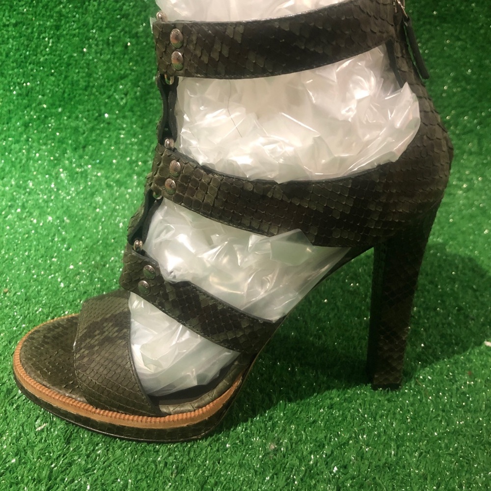 Gucci gladiator sandal size 39.5 in snakeskin green - Picture 8 of 9